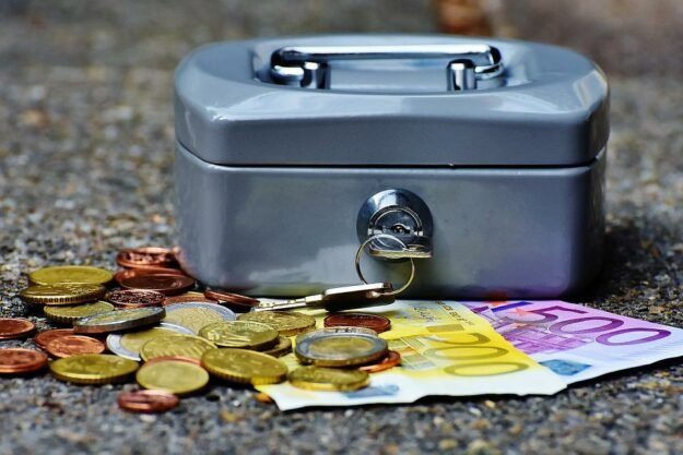 cashbox-1642989_960_720